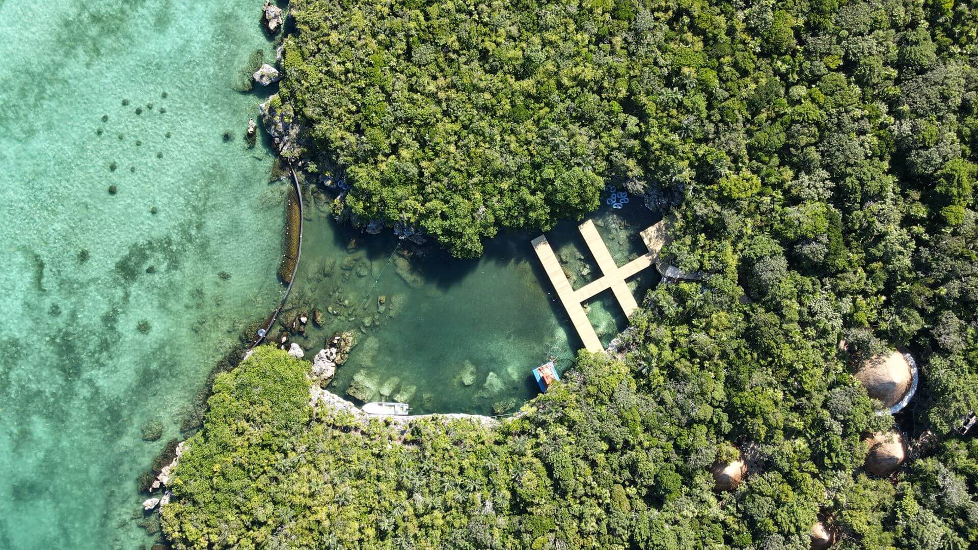 Muelle vista aérea - Santos Palapas y construcciones